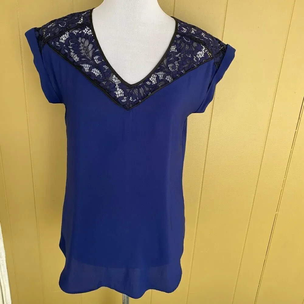 Express women M V-cut short sleeve lace top blouse navy blue & black
